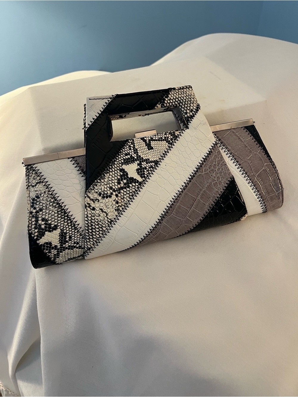 Structured Black, White & Gray Patchwork Handle Clutch